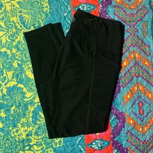 Medium black leggings with pockets